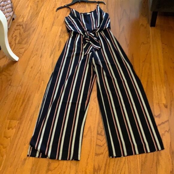 NWOT Jumpsuit Size Small - Picture 1 of 13